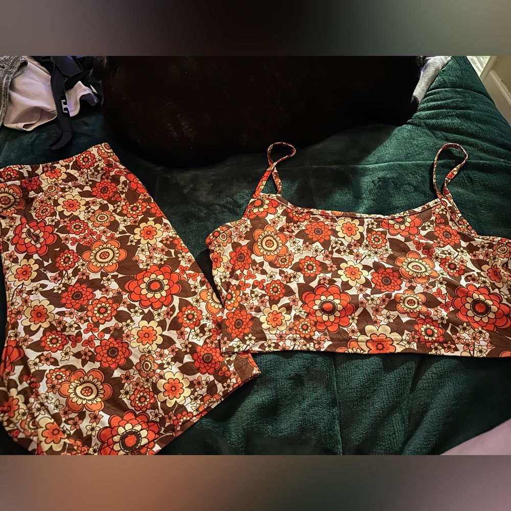 retro inspired lounge set